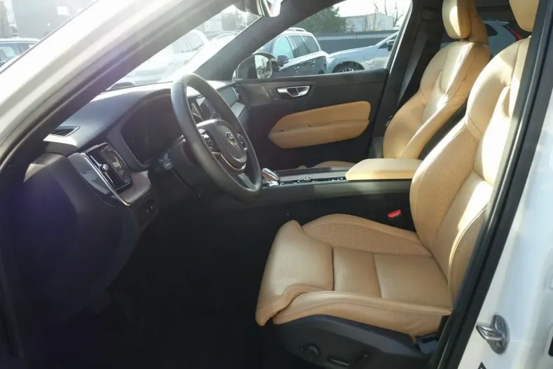 Volvo XC60 din 2025 cu 24.552 km - oferta VOL169441 - foto 9