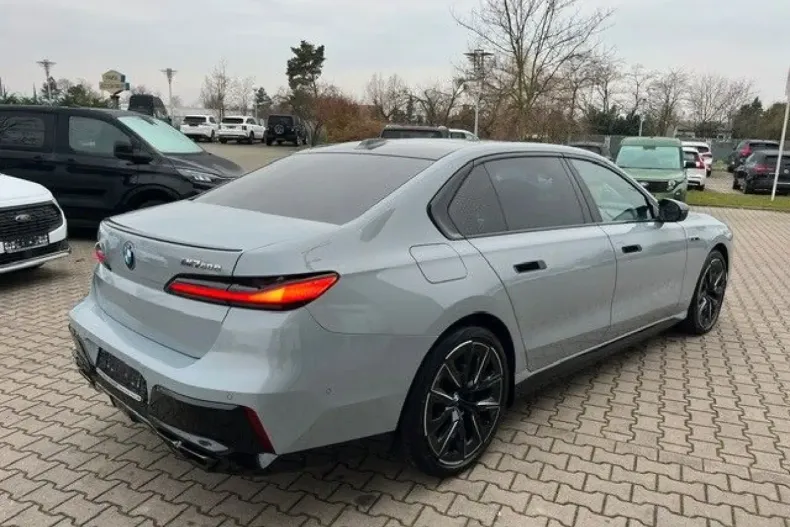 BMW M760 din 2023 cu 62.750 km - oferta BMW169444 - foto 4