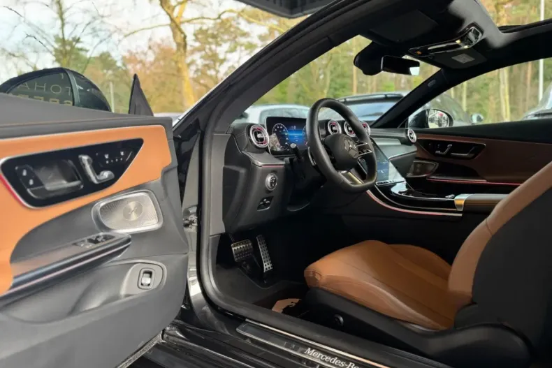 Mercedes-Benz CLE 300 din 2025 cu 4.500 km - oferta MER169454 - foto 2