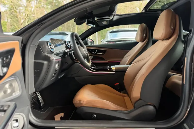 Mercedes-Benz CLE 300 din 2025 cu 4.500 km - oferta MER169454 - foto 4