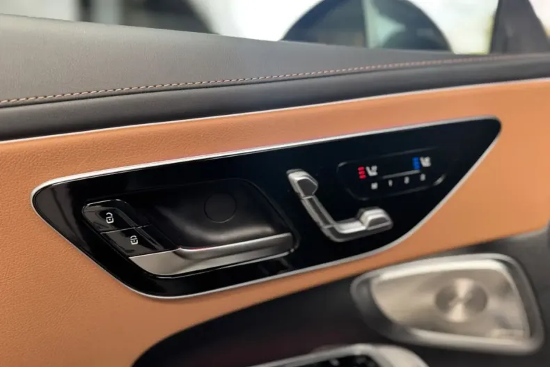 Mercedes-Benz CLE 300 din 2025 cu 4.500 km - oferta MER169454 - foto 8