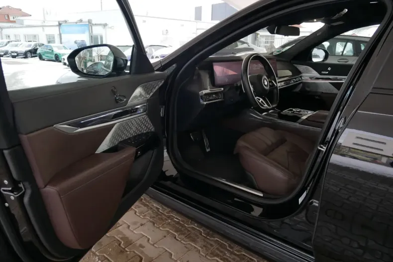 BMW 740 din 2022 cu 53.393 km - oferta BMW169474 - foto 8