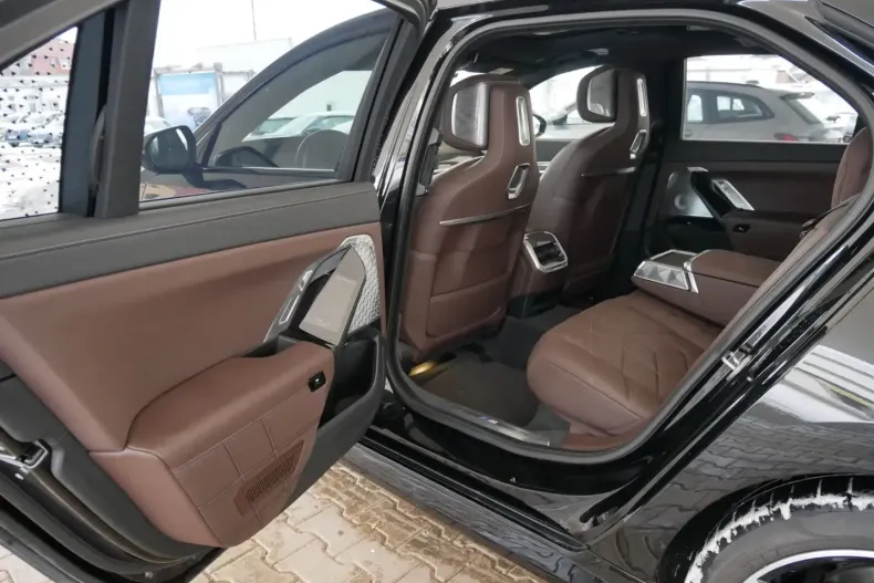 BMW 740 din 2022 cu 53.393 km - oferta BMW169474 - foto 21