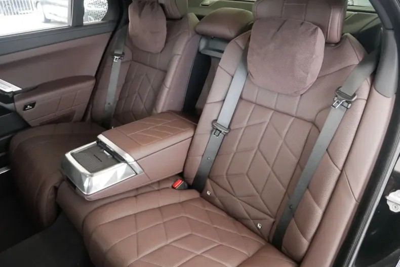 BMW 740 din 2022 cu 53.393 km - oferta BMW169474 - foto 23