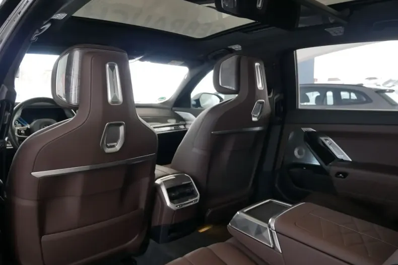 BMW 740 din 2022 cu 53.393 km - oferta BMW169474 - foto 24