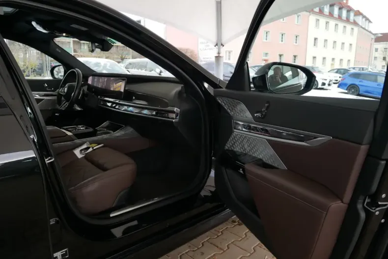 BMW 740 din 2022 cu 53.393 km - oferta BMW169474 - foto 35