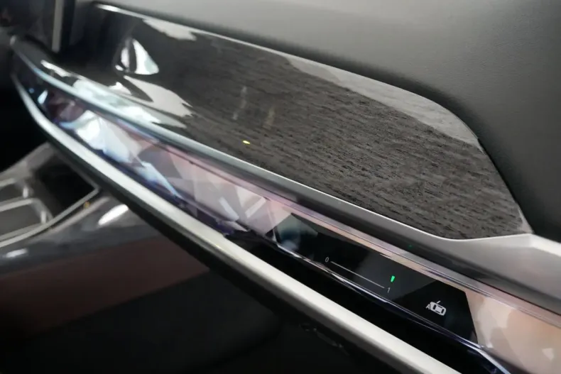 BMW 740 din 2022 cu 53.393 km - oferta BMW169474 - foto 38