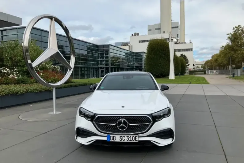 Mercedes-Benz E 400 din 2024 cu 60.000 km - oferta MER169475 - foto 2