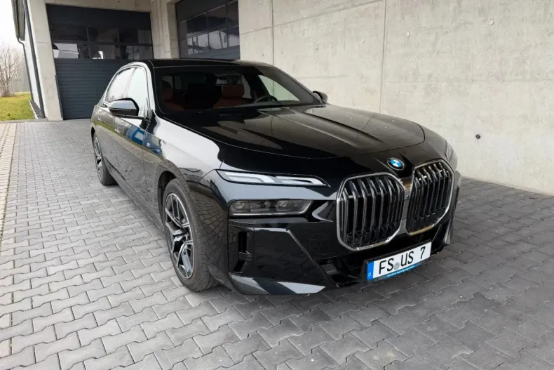 BMW 740 din 2024 cu 14.400 km - oferta BMW169476 - foto 3