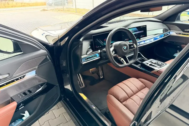 BMW 740 din 2024 cu 14.400 km - oferta BMW169476 - foto 9