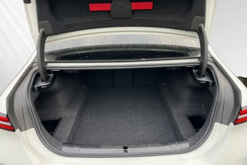 BMW 540 din 2025 cu 15.498 km - oferta BMW169478 - foto 12