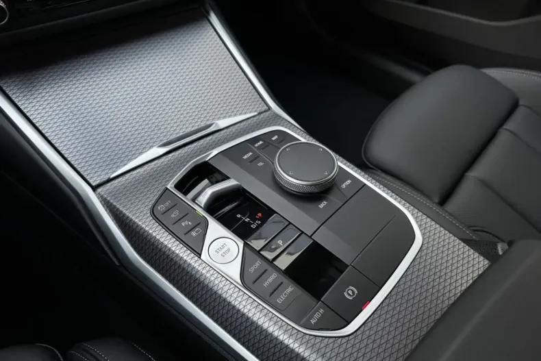 BMW 330 din 2024 cu 17.374 km - oferta BMW169488 - foto 11