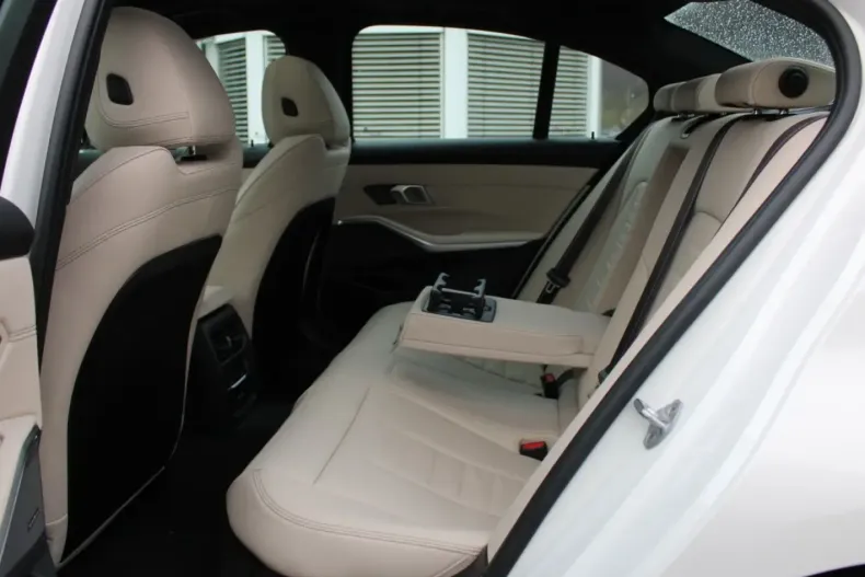 BMW 330 din 2024 cu 19.653 km - oferta BMW169489 - foto 16