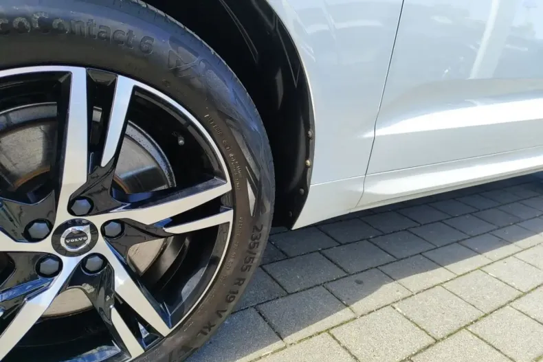 Volvo XC60 din 2022 cu 51.380 km - oferta VOL169508 - foto 10