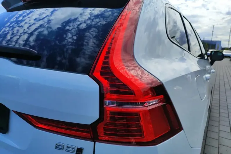 Volvo XC60 din 2022 cu 51.380 km - oferta VOL169508 - foto 12