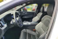 Volvo XC60 din 2022 cu 51.380 km - oferta VOL169508 - foto 13