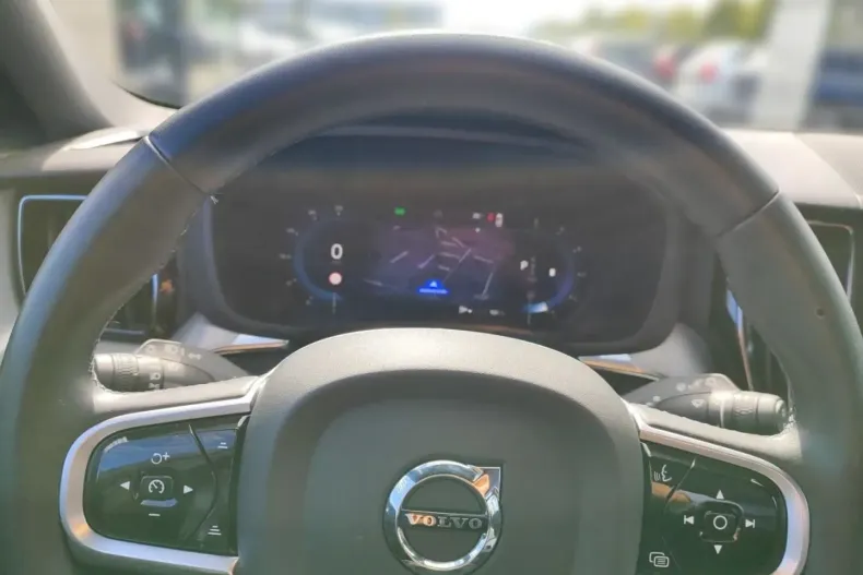 Volvo XC60 din 2022 cu 51.380 km - oferta VOL169508 - foto 16