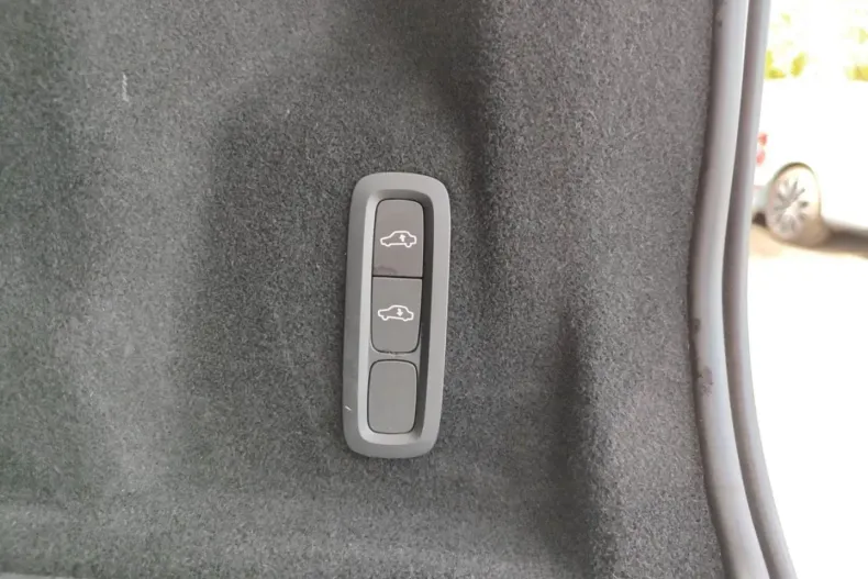 Volvo XC60 din 2022 cu 51.380 km - oferta VOL169508 - foto 25