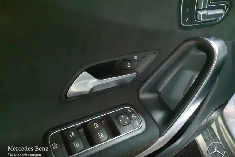 Mercedes-Benz A 220 din 2024 cu 6.311 km - oferta MER169528 - foto 16