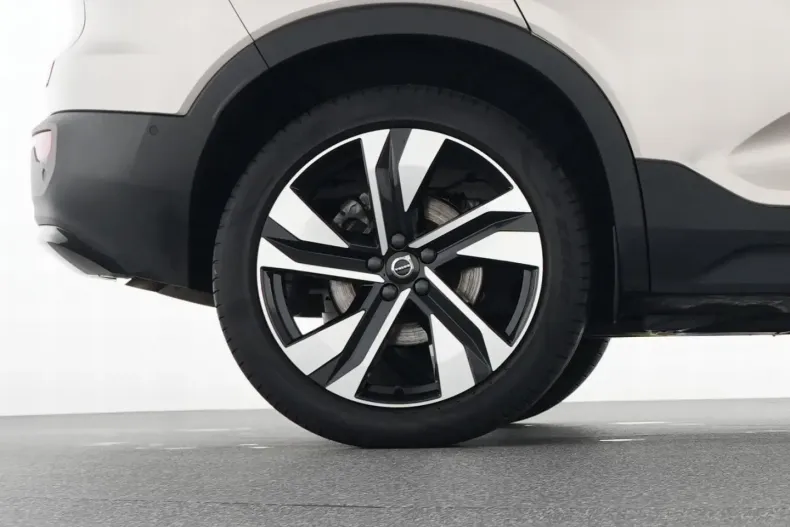 Volvo XC40 din 2022 cu 52.800 km - oferta VOL169540 - foto 22