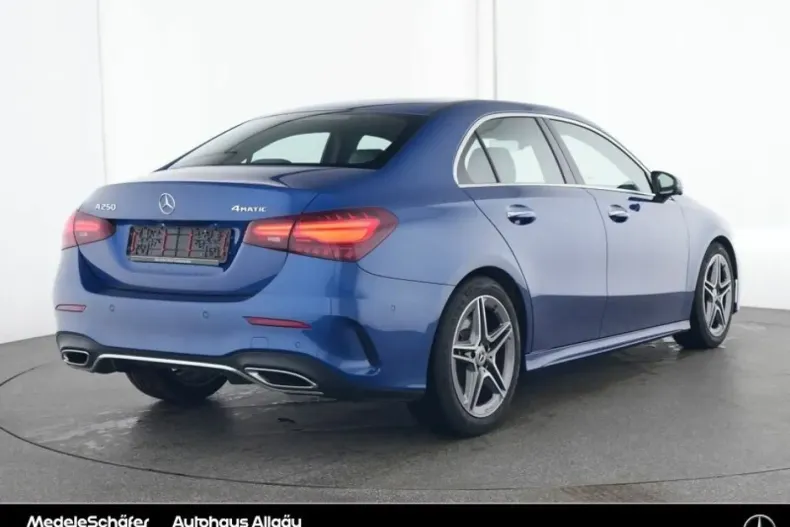 Mercedes-Benz A 250 din 2023 cu 52.792 km - oferta MER169544 - foto 2