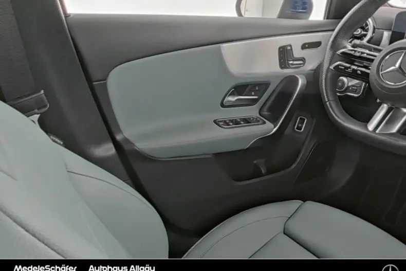 Mercedes-Benz A 250 din 2023 cu 52.792 km - oferta MER169544 - foto 8