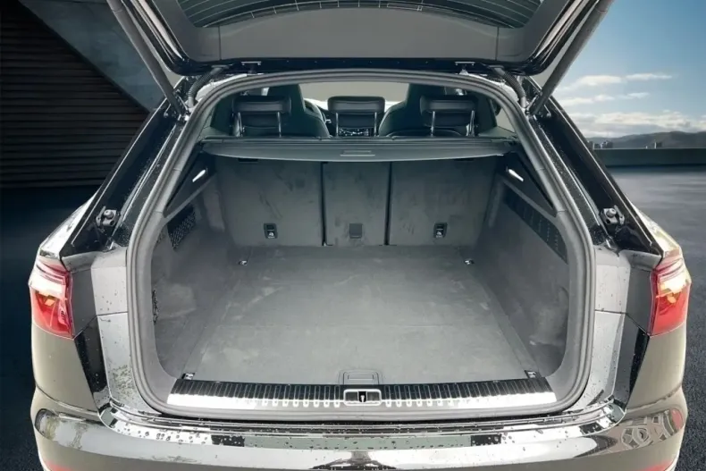 Audi Q8 din 2025 cu 9.500 km - oferta AUD169556 - foto 12