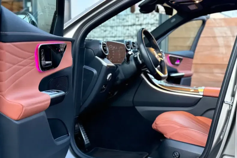 Mercedes-Benz GLC 300 din 2024 cu 39.400 km - oferta MER169600 - foto 16