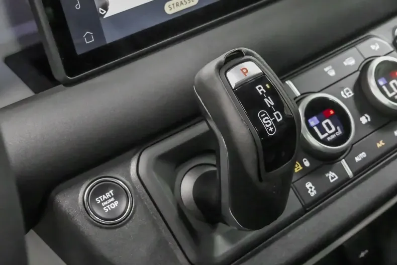 Land Rover Defender din 2023 cu 26.040 km - oferta LAN169629 - foto 14