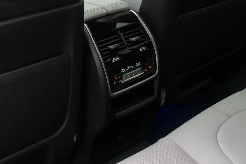 BMW X6 M din 2025 cu 7.989 km - oferta BMW169637 - foto 27