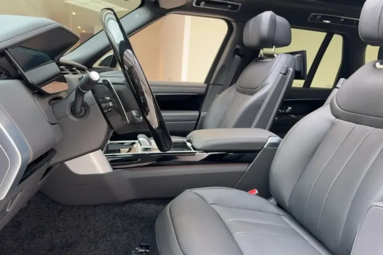 Land Rover Range Rover din 2025 cu 1.840 km - oferta LAN169639 - foto 9