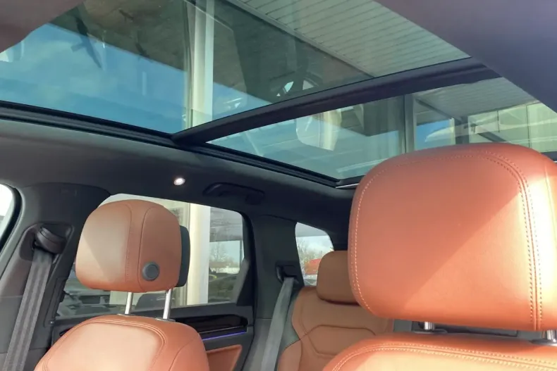 Volkswagen Touareg din 2023 cu 18.290 km - oferta VOL169642 - foto 11