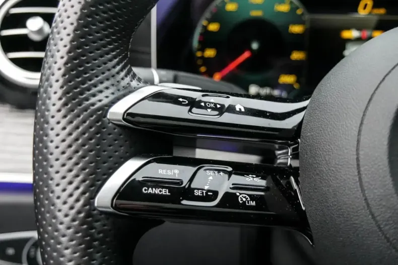 Mercedes-Benz E 450 din 2023 cu 67.342 km - oferta MER169643 - foto 15