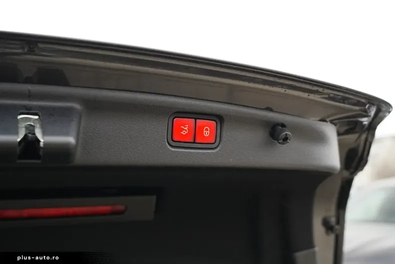 Mercedes-Benz C 300 din 2022 cu 81.200 km - oferta MER169647 - foto 30