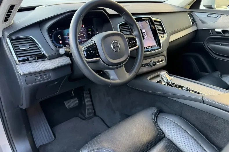 Volvo XC90 din 2022 cu 46.500 km - oferta VOL169648 - foto 12