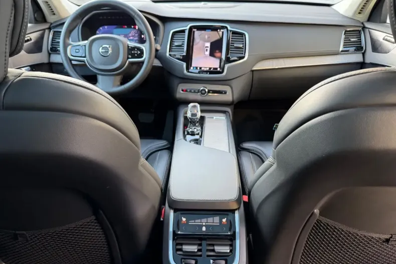 Volvo XC90 din 2022 cu 46.500 km - oferta VOL169648 - foto 19