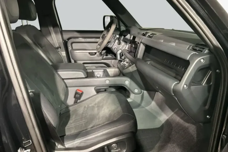 Land Rover Defender din 2023 cu 47.858 km - oferta LAN169649 - foto 3