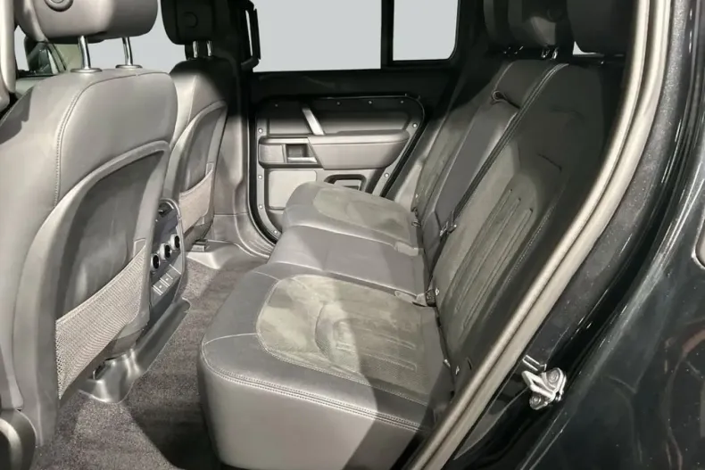 Land Rover Defender din 2023 cu 47.858 km - oferta LAN169649 - foto 5