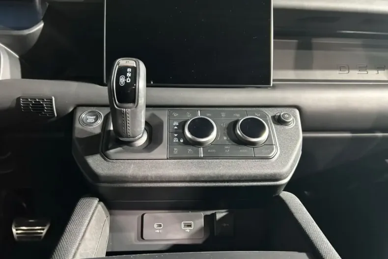 Land Rover Defender din 2023 cu 47.858 km - oferta LAN169649 - foto 14