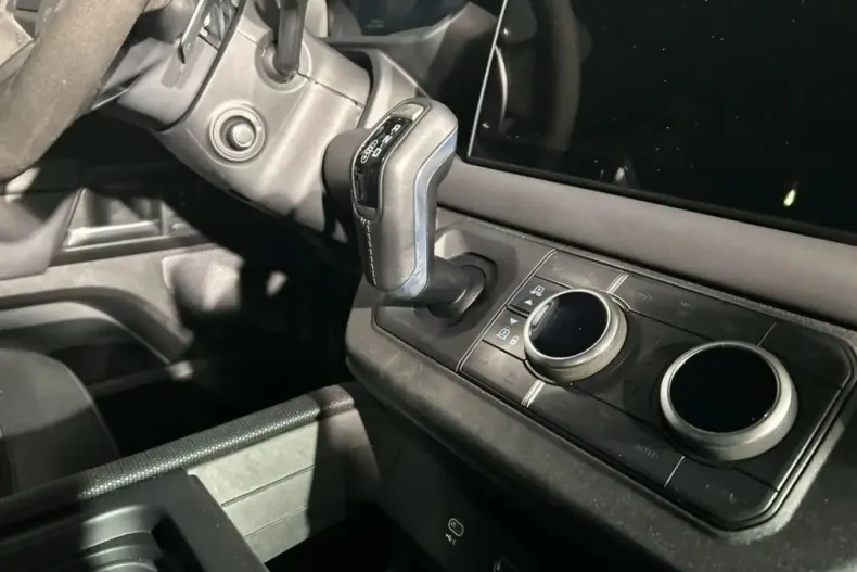 Land Rover Defender din 2023 cu 47.858 km - oferta LAN169649 - foto 15