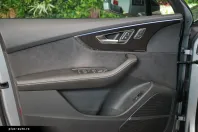 Audi SQ7 din 2022 cu 22.094 km - oferta AUD169654 - foto 10