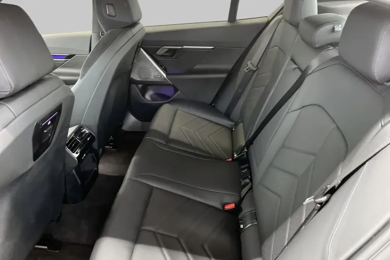 BMW 520 din 2025 cu 8.084 km - oferta BMW169662 - foto 8