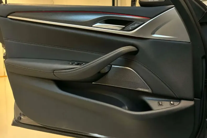 BMW 530 din 2023 cu 36.000 km - oferta BMW169674 - foto 11