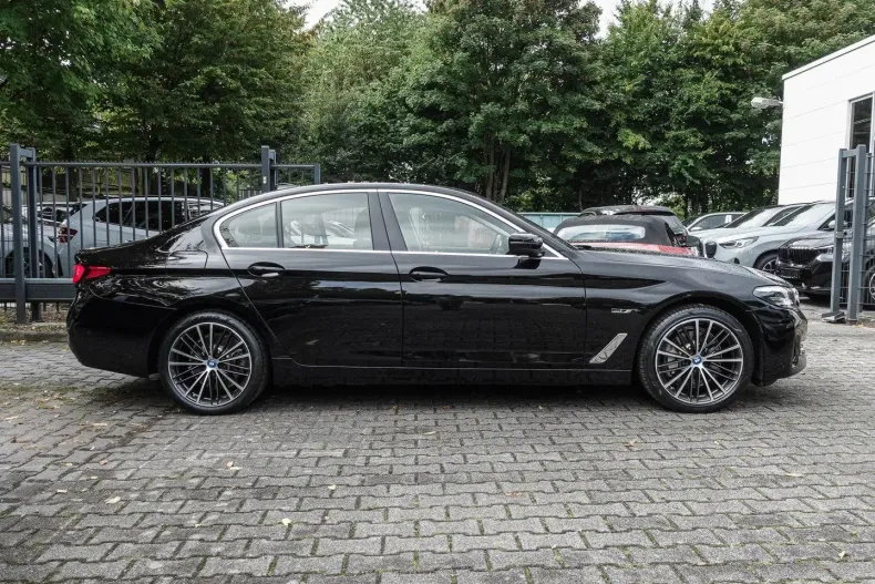 BMW 520 din 2022 cu 47.702 km - oferta BMW169679 - foto 5