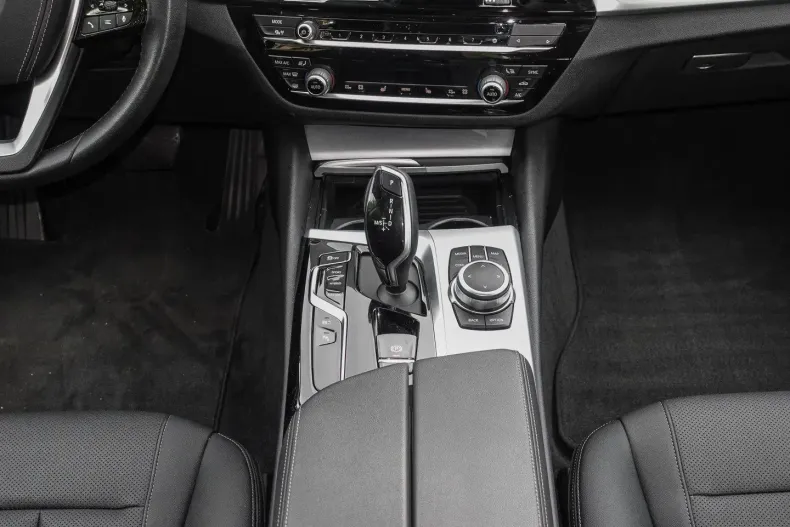 BMW 520 din 2022 cu 47.702 km - oferta BMW169679 - foto 14