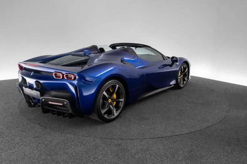 Ferrari SF90 din 2023 cu 2.300 km - oferta FER169719 - foto 8