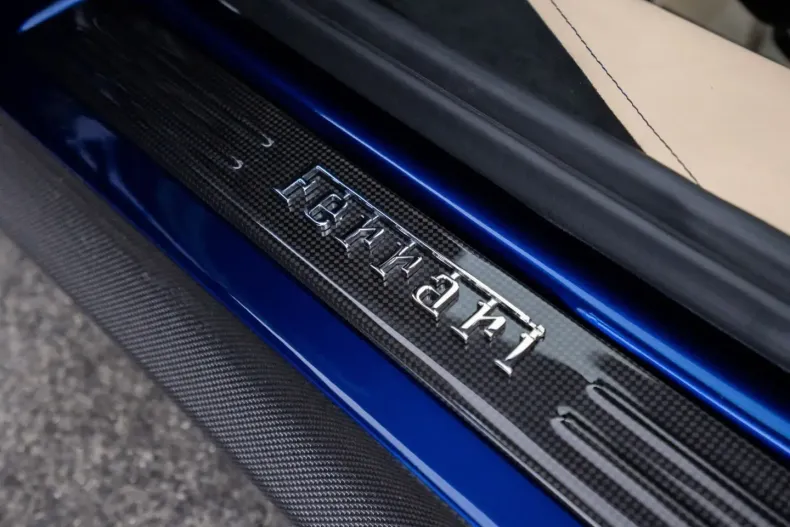 Ferrari SF90 din 2023 cu 2.300 km - oferta FER169719 - foto 13