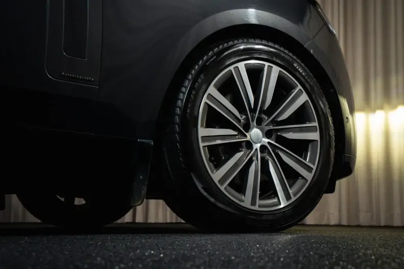 Land Rover Range Rover din 2025 cu 10.500 km - oferta LAN169729 - foto 6