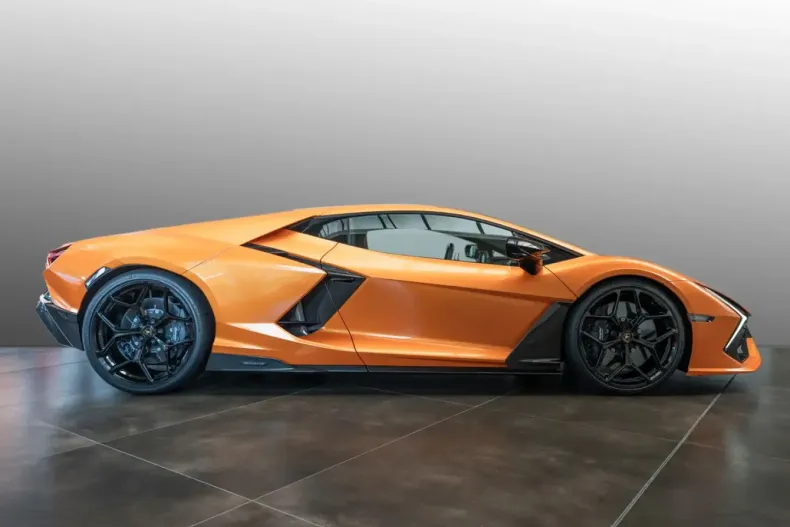 Lamborghini Revuelto din 2025 cu 3.499 km - oferta LAM169730 - foto 5