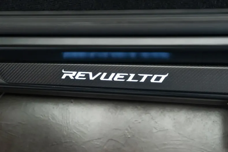 Lamborghini Revuelto din 2025 cu 3.499 km - oferta LAM169730 - foto 17